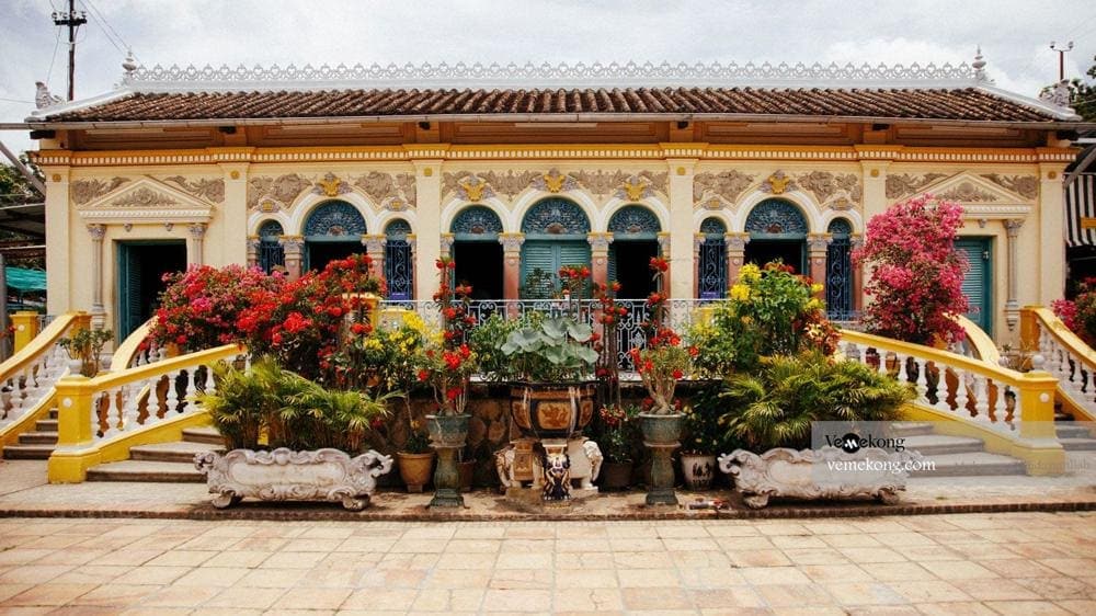 These homes are important representations of the country's architectural evolution, showcasing the influence of Chinese and French styles, along with traditional Vietnamese design