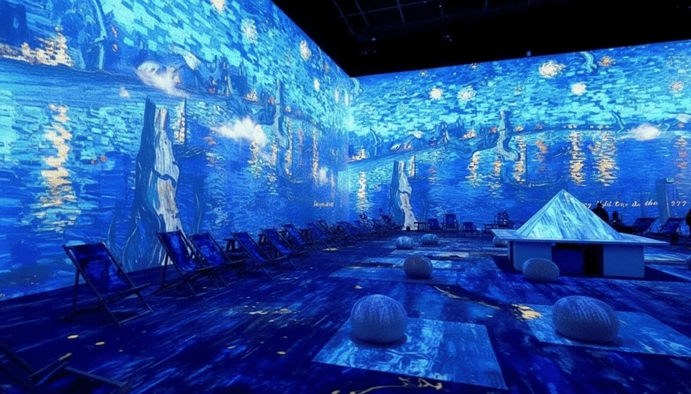 The exhibition blends art and technology, offering a fully immersive experience