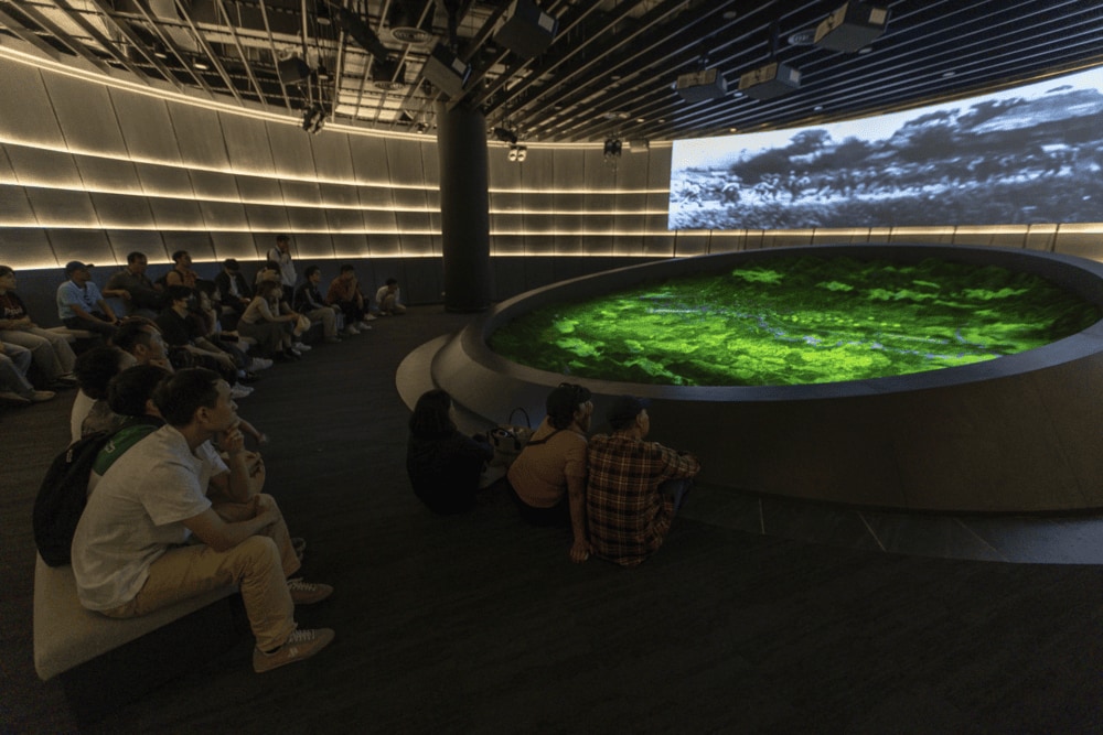 The museum employs modern technology to provide visitors with the most authentic and immersive experience (Source: Thanh Niên)