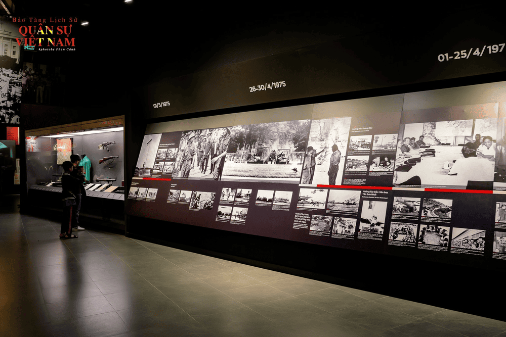 The Vietnam Military History Museum is one of seven national museums that house a large collection of war artifacts in Vietnam (Source: Bảo tàng Lịch sử Quân sự Việt Nam - Đại lộ Thăng Long)