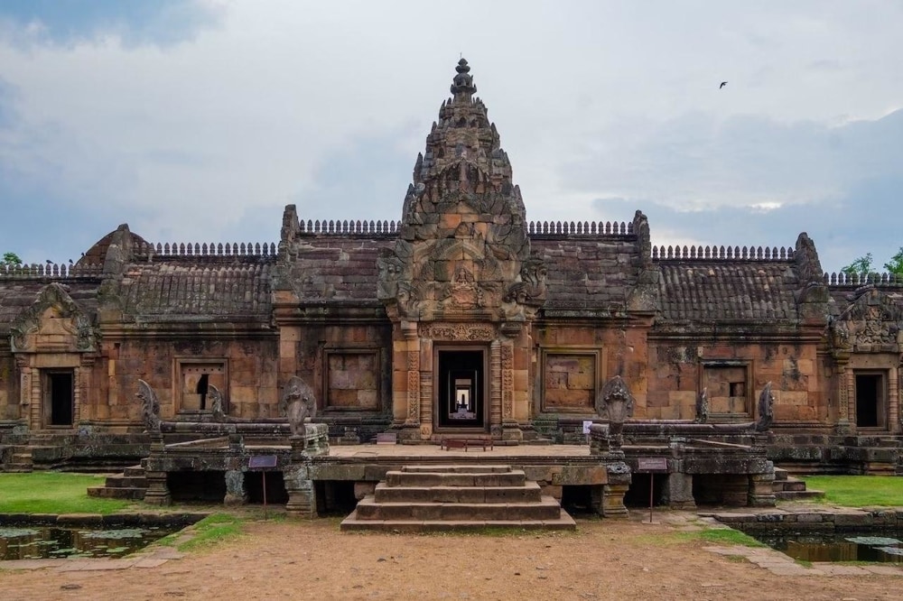 Thailand is well-known for a large number of Buddhist temples across the country