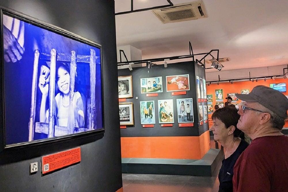 The second floor exhibition consists of 66 photos, 20 documents and 153 artifacts