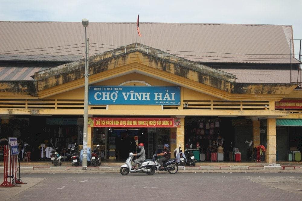Vinh Hai Market is an indispensable part of the local community's life