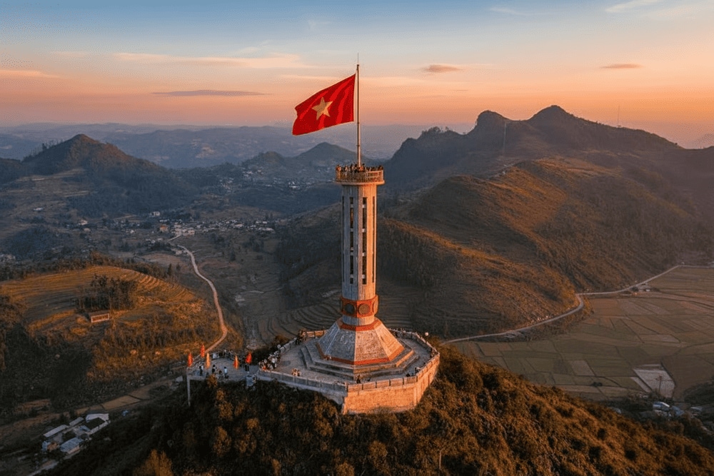 Cột cờ Mai Châu, điểm dừng chân không thể bỏ qua.