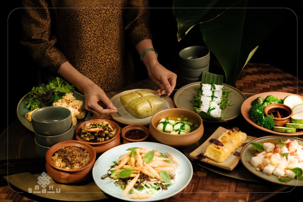 Sadhu phục vụ nhưng mâm cỗ chay truyền thống thơm ngon hấp dẫn, với cách chế biến tinh tế, mùi vị thơm ngon (Nguồn: Sadhu - Nhà hàng Buffet Chay)