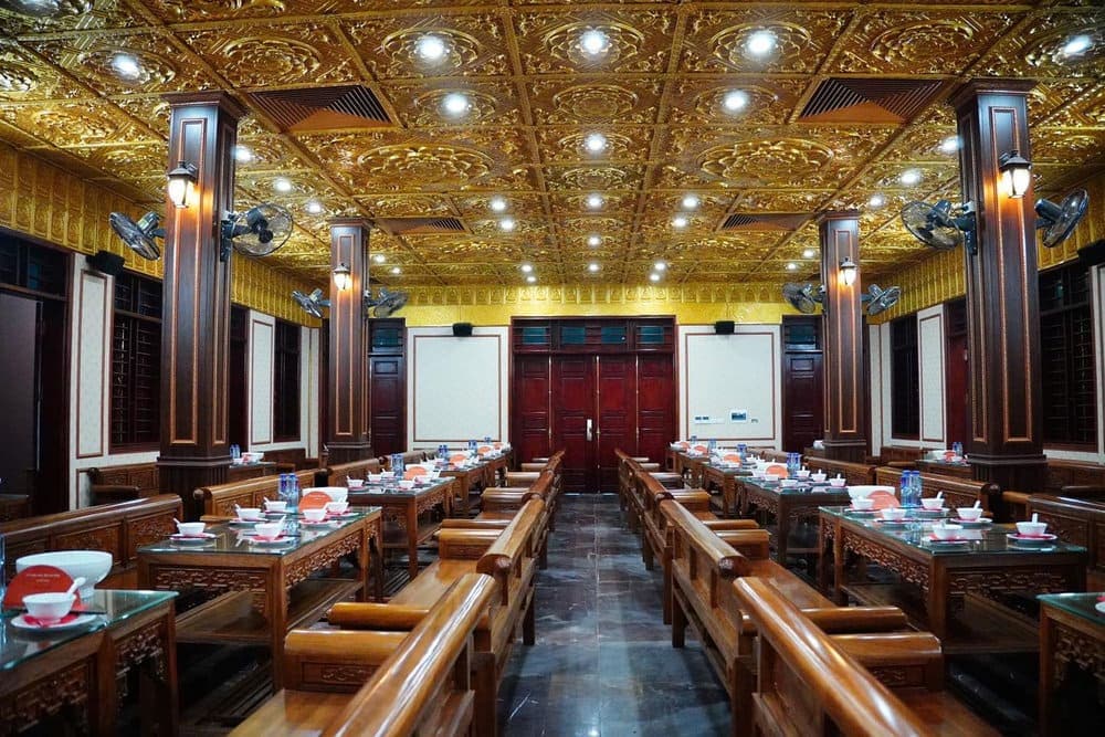 Ưu Đàm Chay sở hữu một không gian thưởng thức ẩm thực chay ấm cúng và thanh tịnh (Nguồn: Ưu Đàm Chay)