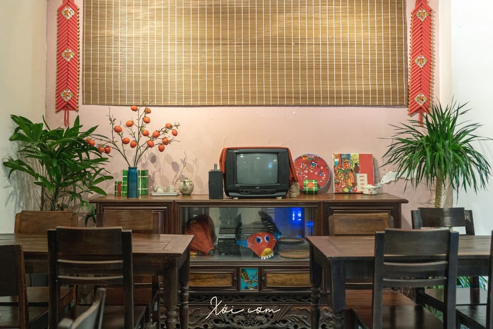 Xới Cơm là quán ăn nhỏ xinh xắn, nằm trong khu tập thể cũ tại con ngõ Phố Láng Hạ (Nguồn: Xới Cơm)