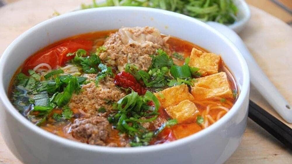 Bún riêu ngập “topping” thơm ngon, bắt mắt
