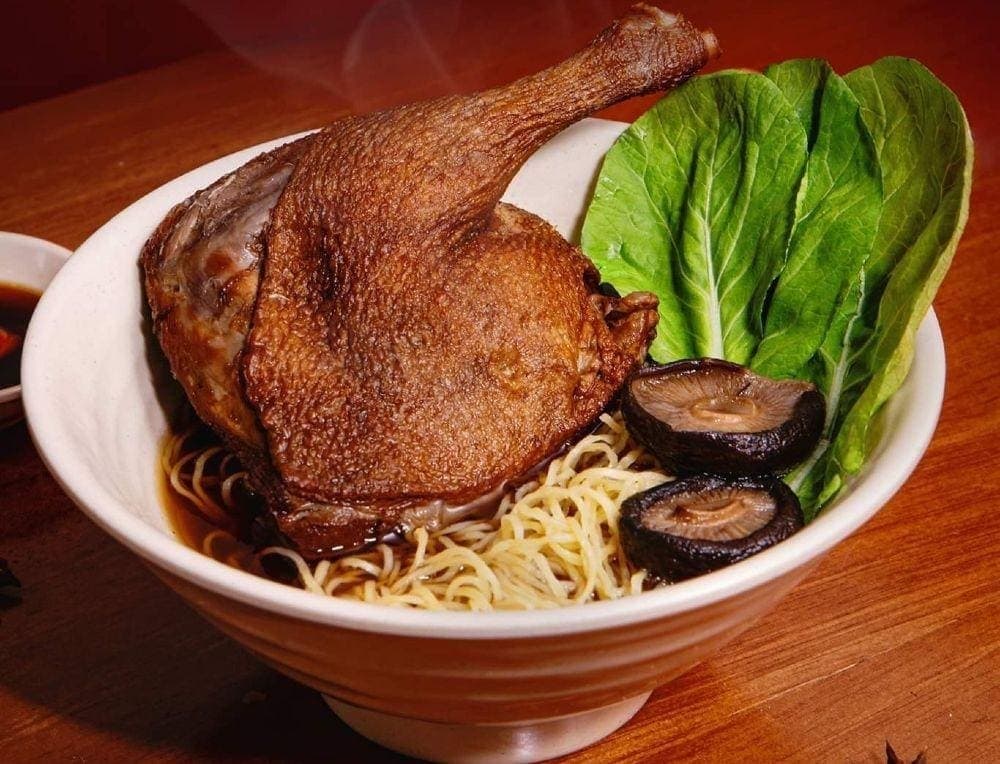 Mì vịt tiềm nổi tiếng với hàm lượng dinh dưỡng cao