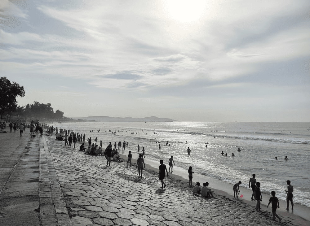 Buổi sớm tinh mơ trên bãi biển Đồi Dương luôn mang lại cảm giác yên bình và đầy thi vị cho người thưởng ngoạn