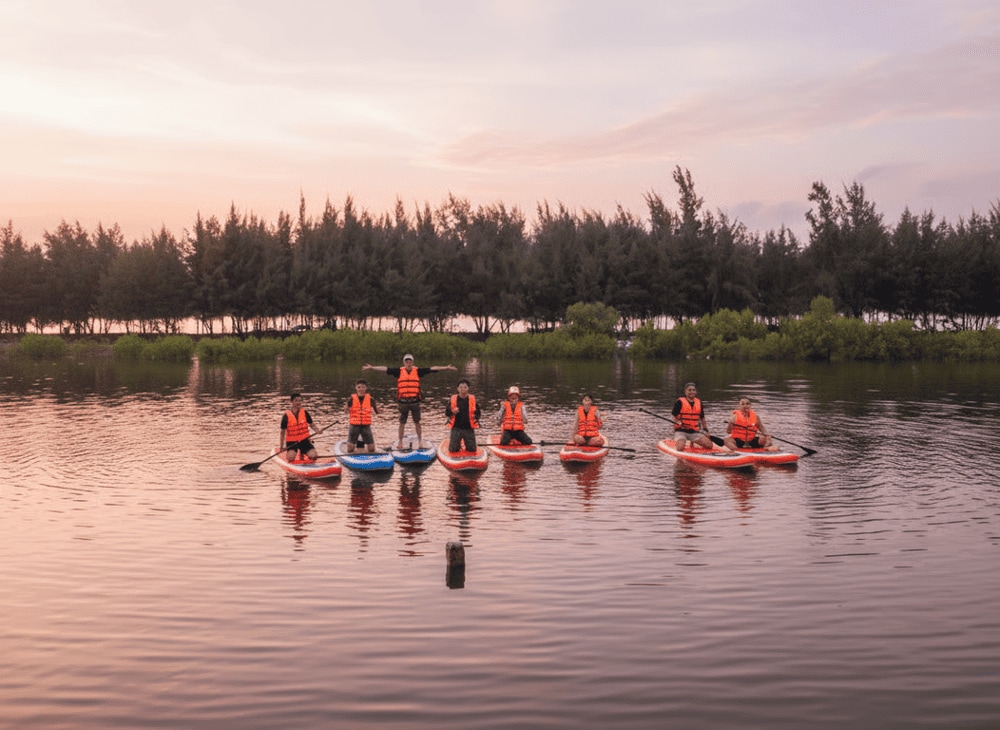 Trải nghiệm chèo SUP tại Hồ Tràm