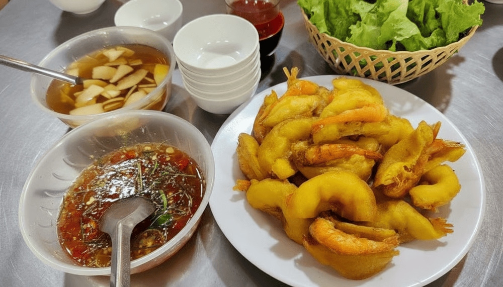 Bánh tôm ở Nhâm Thìn Quán