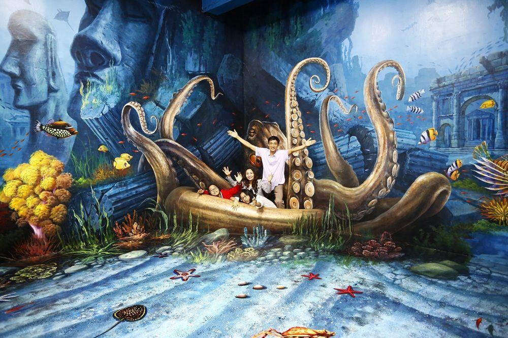 Chỉ cần chọn đúng góc nhìn, bạn sẽ trở thành một phần của thế giới biển cả, với những bức ảnh đầy sáng tạo, hài hước và độc đáo