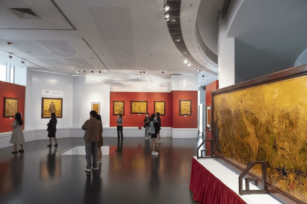 Bạn nên dành thời gian đọc kỹ thông tin mô tả để có cái nhìn toàn diện và sâu sắc hơn về mỗi hiện vật