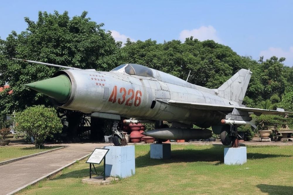 MiG-21 số hiệu 4326 từng được Anh hùng Nguyễn Văn Cốc điều khiển, trở thành “cánh én bạc” gieo rắc nỗi kinh hoàng cho không lực Mỹ trên bầu trời miền Bắc.