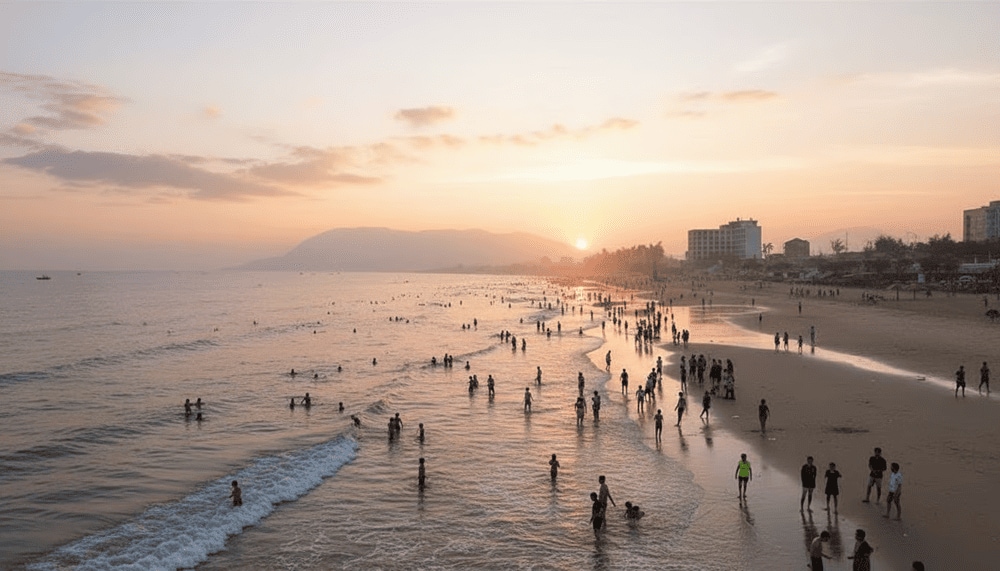 Biển Thiên Cầm có nước trong xanh, bờ biển dài rất thích hợp cho tắm biển.