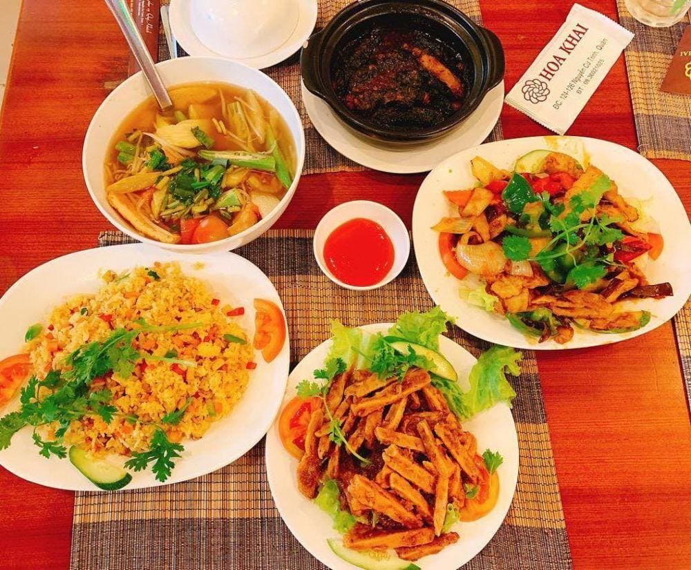 Nằm ngay trung tâm thành phố, Hoa Khai là điểm đến quen thuộc của những tín đồ yêu thích ẩm thực chay
