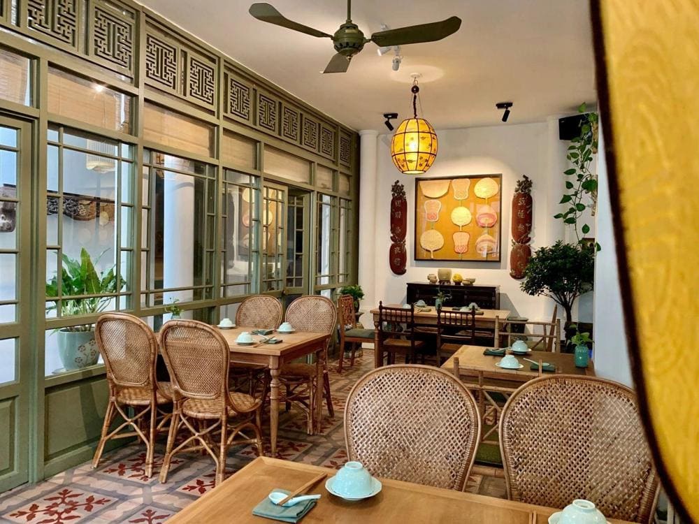 Quán có không gian nhỏ, nên đến sớm để tránh đông khách