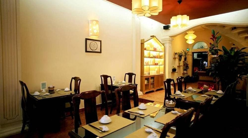 Nhà hàng chú trọng đến chất lượng nguyên liệu và cách chế biến cũng như không gian, mang đến trải nghiệm ẩm thực khó quên