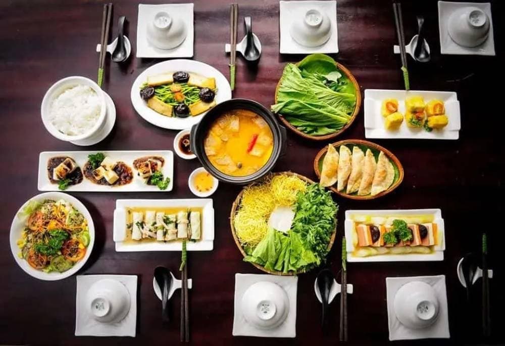 Quán cũng chú trọng đến cách trình bày món ăn đẹp mắt, mang đến trải nghiệm ẩm thực trọn vẹn cho thực khách