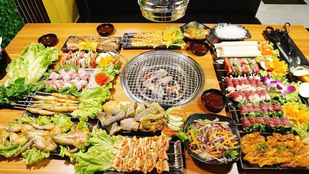 Buffet có giá thành rẻ với số lượng món khá đa dạng