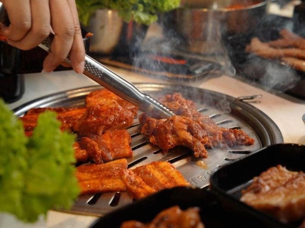 Không gian Meat and Meet sang trọng, chuẩn vị từng thớ thịt.