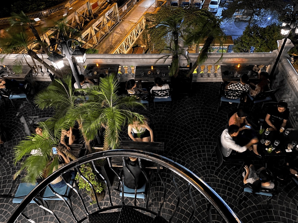 Serein Cafe & Lounge mang đến vẻ đẹp cổ điển và sang trọng, thích hợp cho những ai tìm kiếm sự tĩnh lặng (Nguồn: Serein Cafe & Lounge)