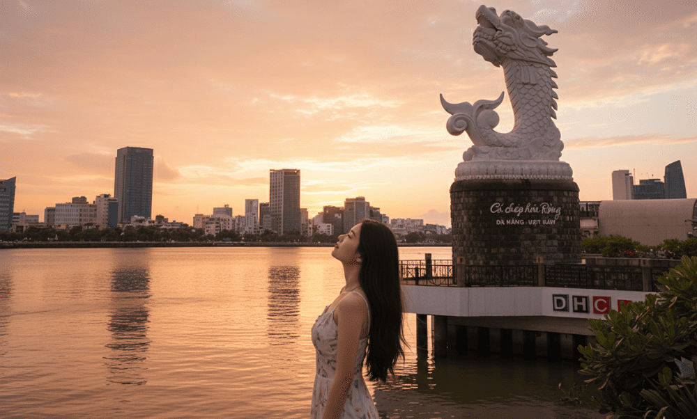 Để có những bức ảnh đẹp nhất, bạn nên chọn thời gian sáng sớm hoặc hoàng hôn, khi ánh sáng dịu nhẹ làm tôn lên vẻ đẹp của tượng