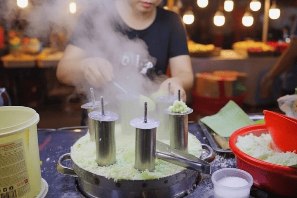 Bánh ống lá dứa tỏa hương thơm ngây ngất nên thử một lần