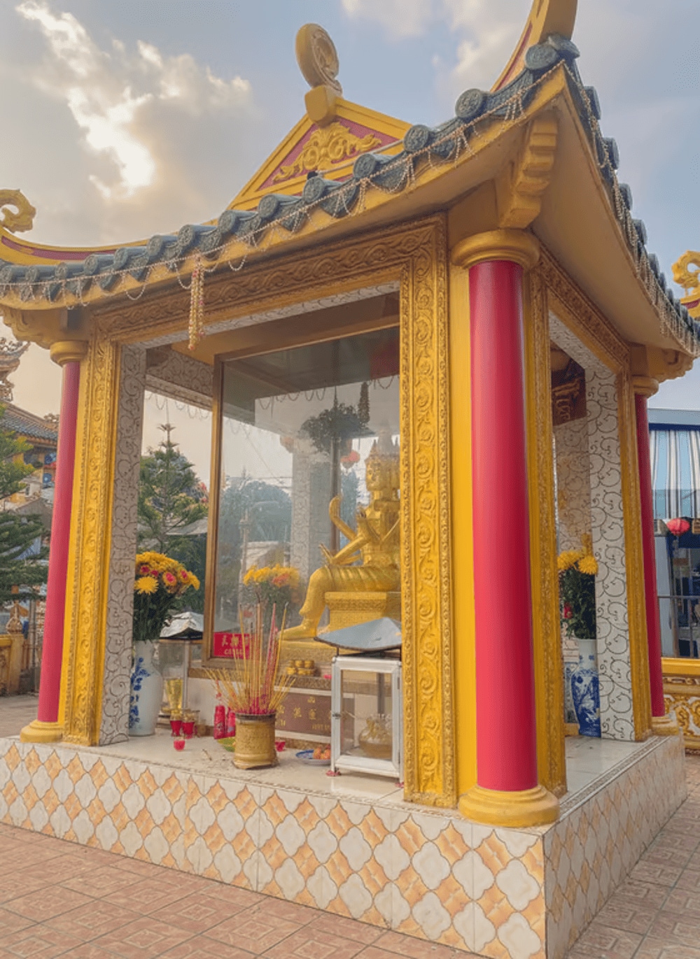 Tượng Thần Tứ Diện