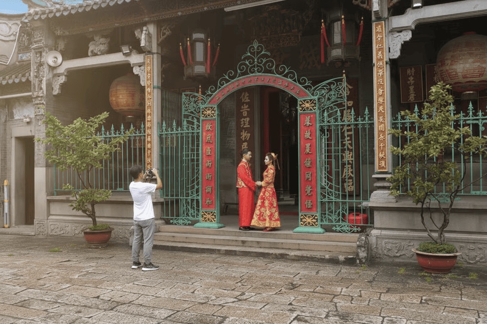 Trang phục cổ trang Trung Quốc rất phù hợp với kiến trúc chùa