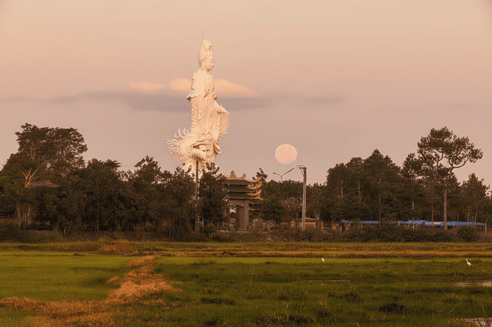 Một góc chùa Gò Kén vào lúc chiều tà