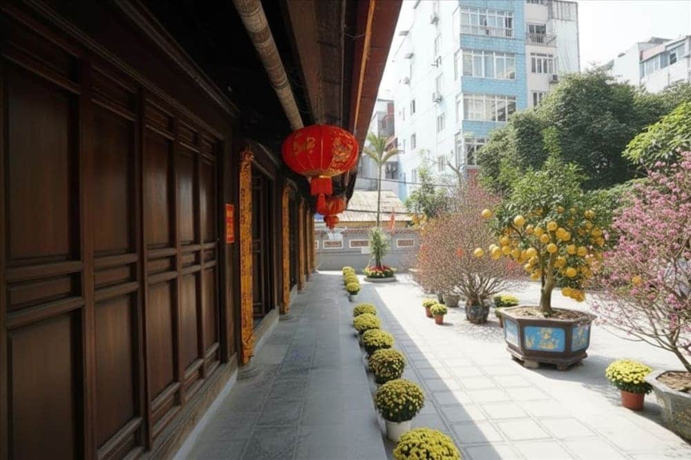 Nên đến chùa Hà vào những ngày trong tuần để tránh đông đúc.