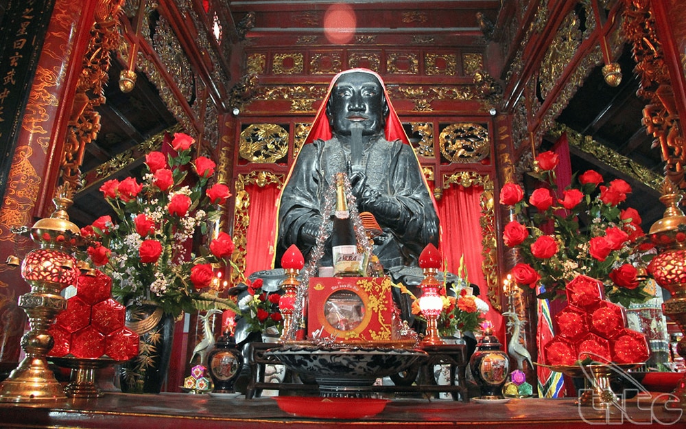 Pho tượng đồng Huyền Thiên Quán Thánh linh thiêng, có giá trị cao về mặt nghệ thuật điêu khắc (Nguồn: VIET NAM NATIONAL AUTHORITY OF TOURISM)