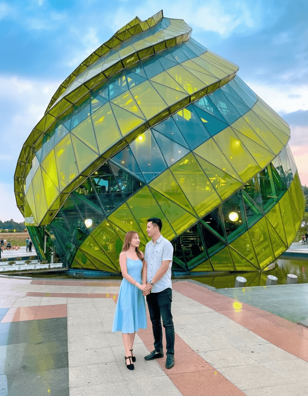 Quảng Trường Lâm Viên là địa điểm check-in Nụ hoa Atiso khi đến Đà Lạt