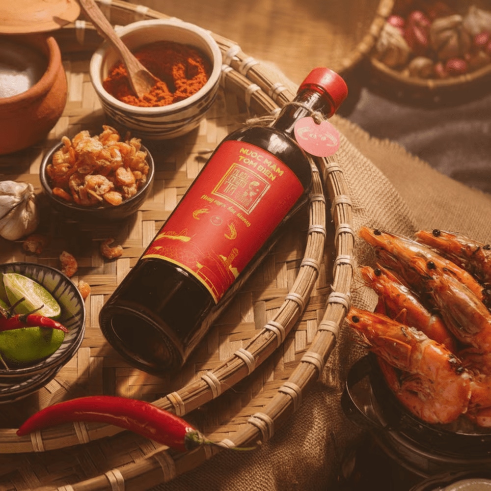 Những chai nước mắm Phan Thiết thơm ngon, đậm đà rất phù hợp để mang về làm quà biếu tặng