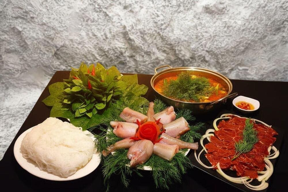 Lẩu cá khoai nóng hổi, đậm đà hương vị