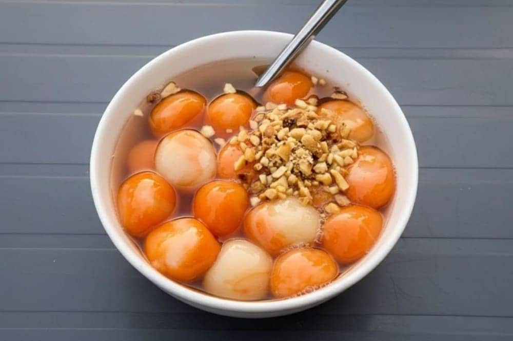 Bánh được làm từ gạo nếp và các loại đậu, có vị ngọt thanh, được người dân Cao Bằng ưa chuộng trong các dịp lễ hội