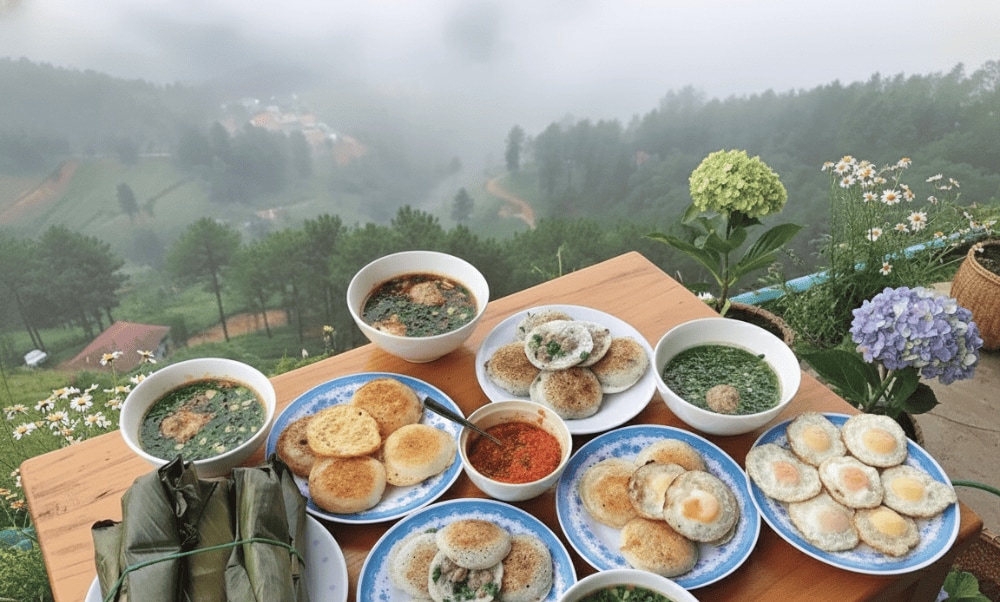 Bánh căn được nhiều thực khách yêu thích bởi lớp vỏ ngoài giòn rụm cùng nước chấm đậm đà khó cưỡng