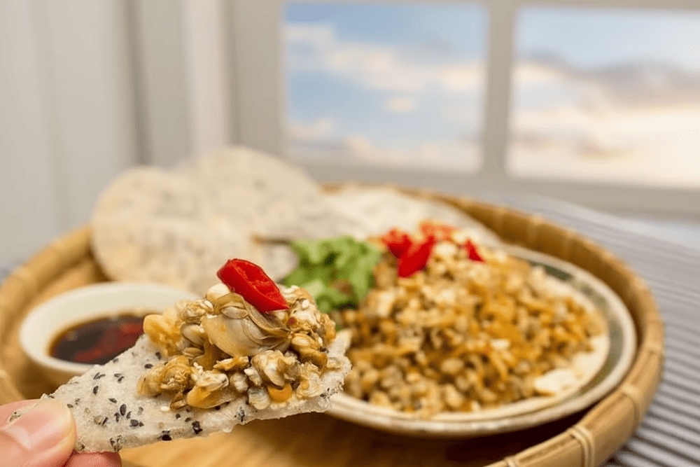 Bánh đa xúc hến