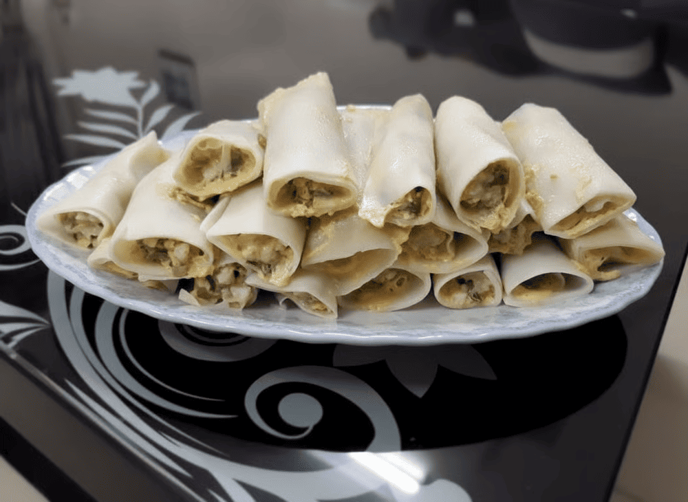 Bẹ lá măng đắng cuốn thịt băm