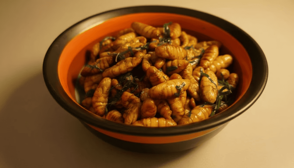 Nhộng ong rừng rang lá chanh