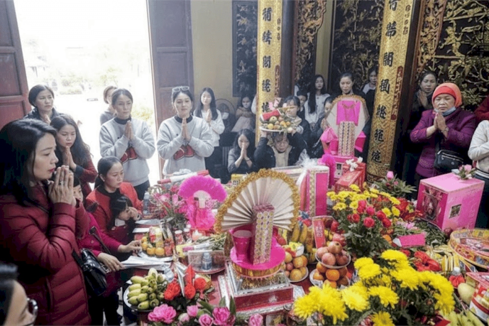 Đền Cố Chín đón hàng ngàn du khách mỗi năm về chiêm bái