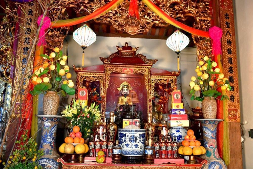 Ban Công đồng Trần Triều tại toà Trung Đường (Nguồn: Đền Lảnh Giang)