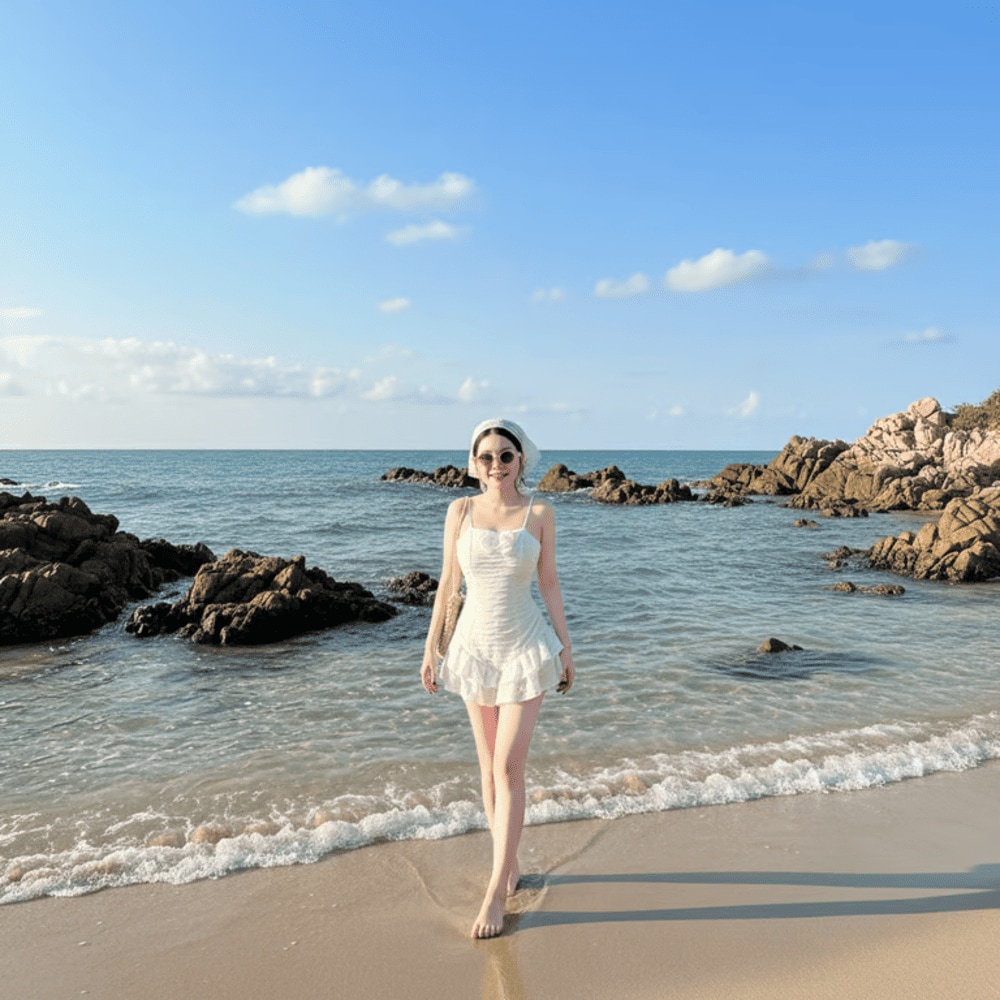 Jumpsuit đi biển siêu xinh xắn.