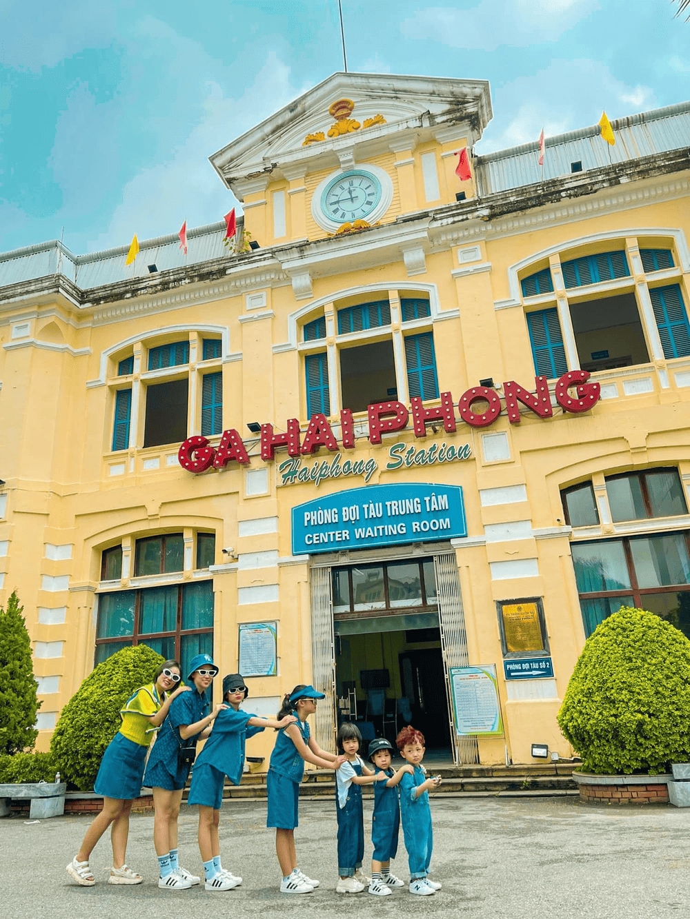 Từ Hà Nội đến Hải Phòng bạn có thể đi tàu hỏa. (Nguồn: Facebook page Ga Hải Phòng)