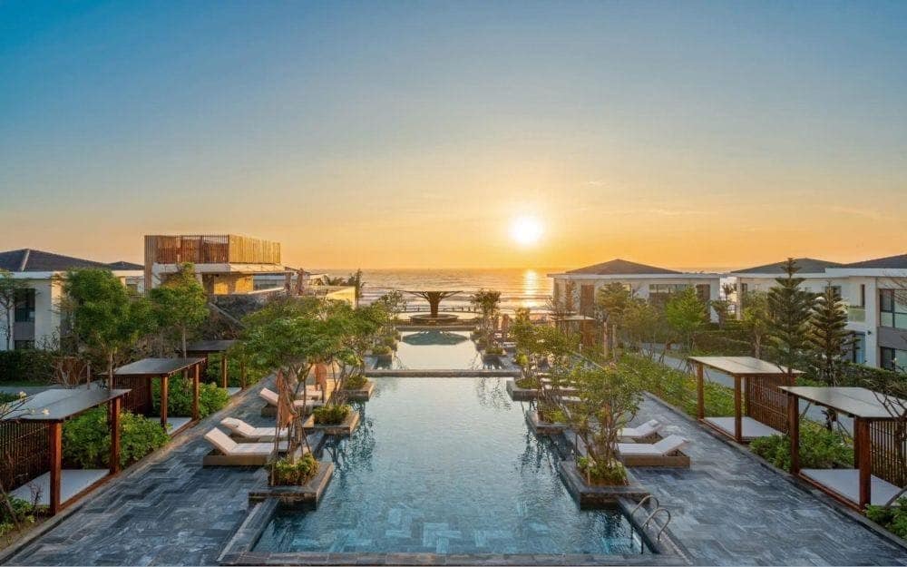 Khu vực Mũi Né có nhiều resort và khách sạn cao cấp, mang lại trải nghiệm sang trọng và tiện nghi (Nguồn: Radisson Mũi Né)