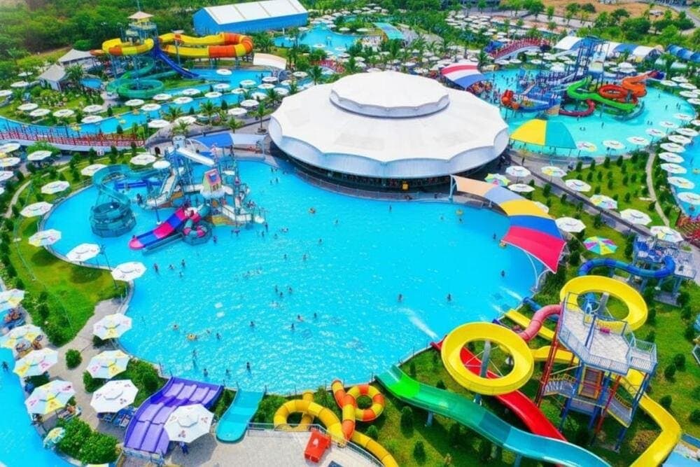 Tổ hợp giải trí khổng lồ với hàng loạt trò chơi nước hiện đại, sôi động hàng đầu cả nước.