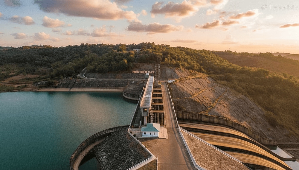 Hồ thủy điện Yaly