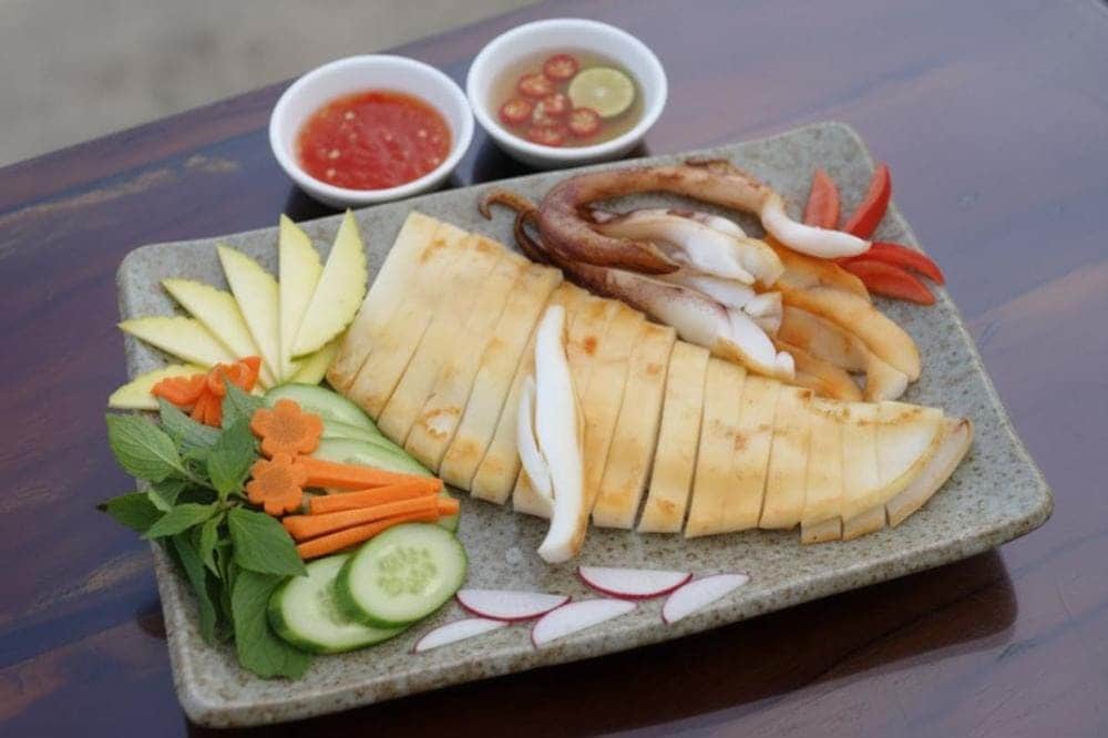 Những con mực một nắng với hương vị đặc trưng.